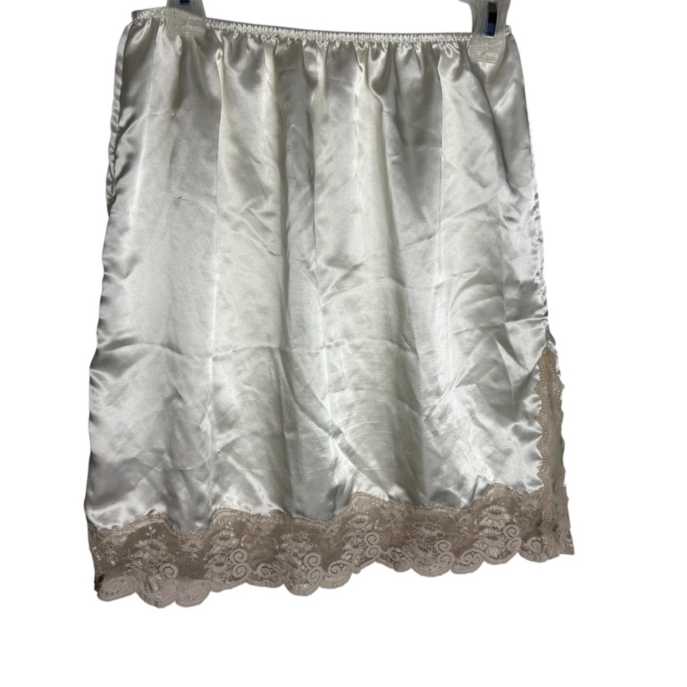 Vintage ivory satin with nude lace trim half slip size Large